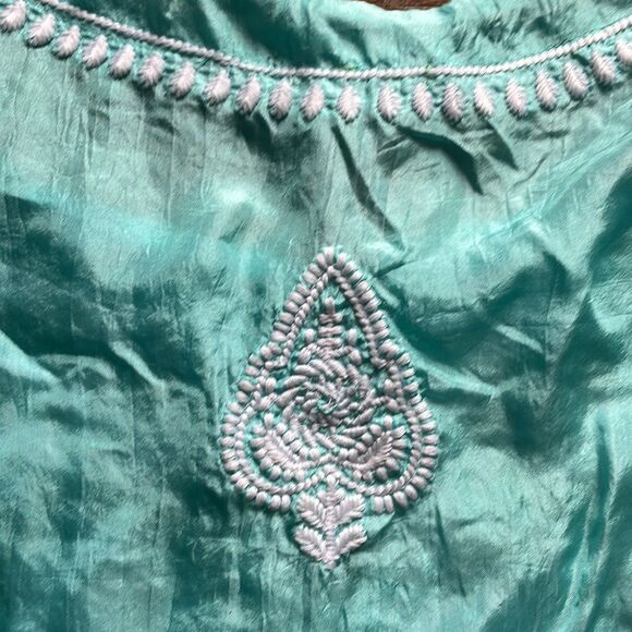 Jack Rogers Teal and White Embroidered Silk Tunic Top - Picture 7 of 8